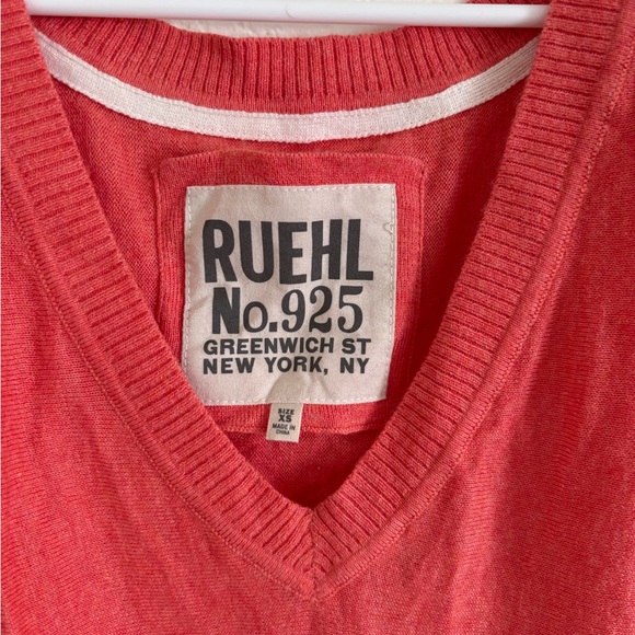 RUEHL NO. 925‎ Greenwich St. V-Neck LS Cashmere Knit Sweater Preppy Minimalist - Picture 2 of 5